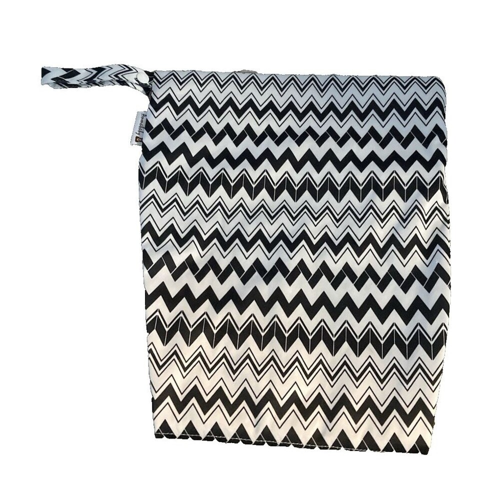 Annababy Cloth Diaper Wet Bag White Black Chevron Print Two Zipper Pockets NWOT